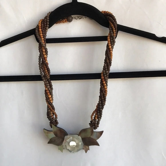 Abalone brown-toned statement necklace with beads - Picture 2 of 4